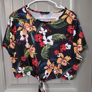 Shein Womans 4xl Tag Fits Like A 2xl Tropical Floral Print Crop Top
